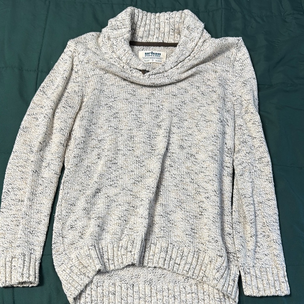 Urban Pipeline Cream Knit Sweater Cozy Fit